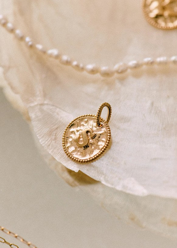 Sara Pendant 9-carat gold - Letters Q to Z